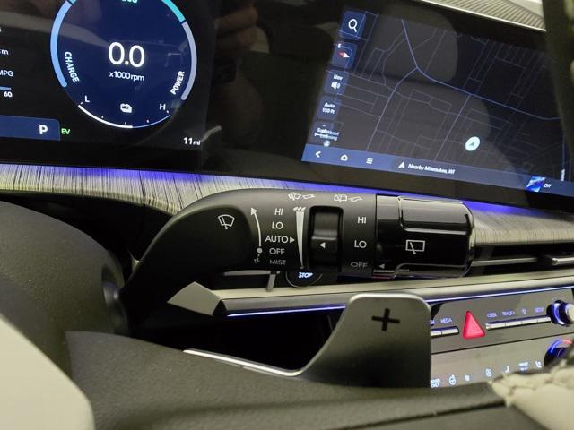 Photo of 2025 Serenity White Hyundai SANTA FE HEV