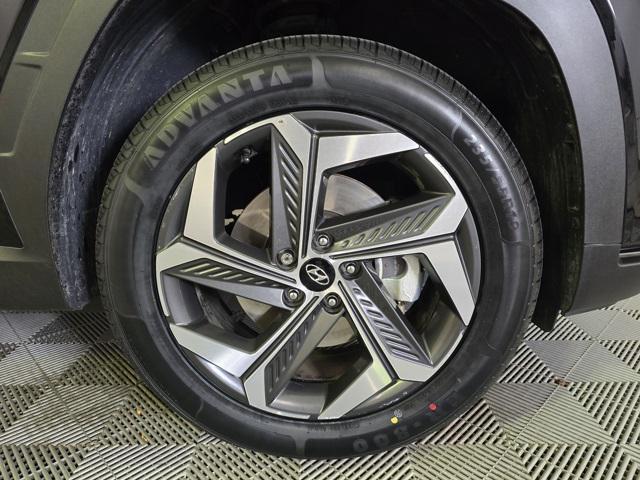 Photo of 2023 Phantom Black Hyundai TUCSON
