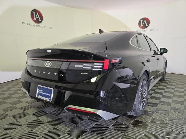 Photo of 2024 Onyx Black Hyundai SONATA Hybrid