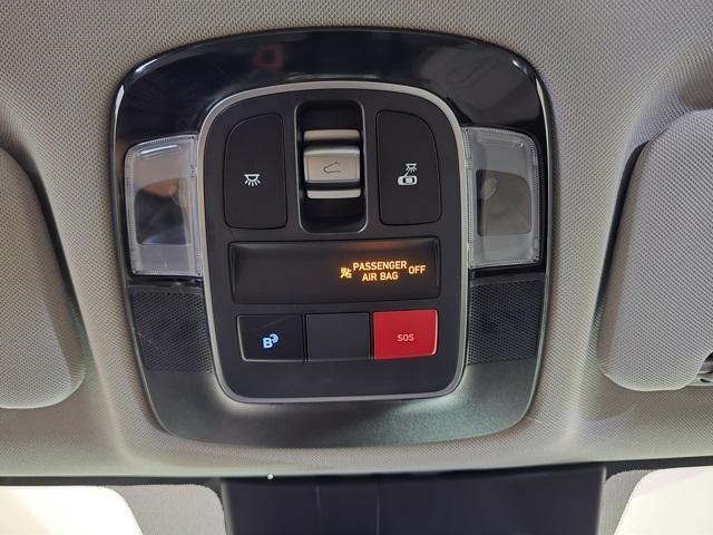 Photo of 2024 Onyx Black Hyundai SONATA Hybrid