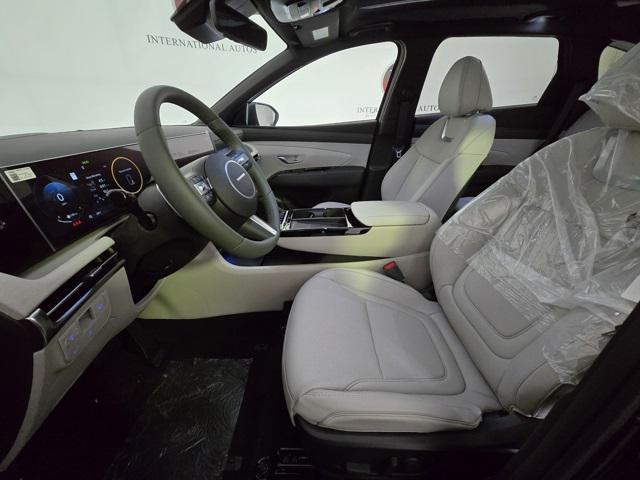Photo of 2025 Phantom Black Hyundai TUCSON