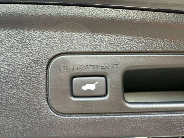 Photo of 2024 Majestic Black Pearl Acura MDX