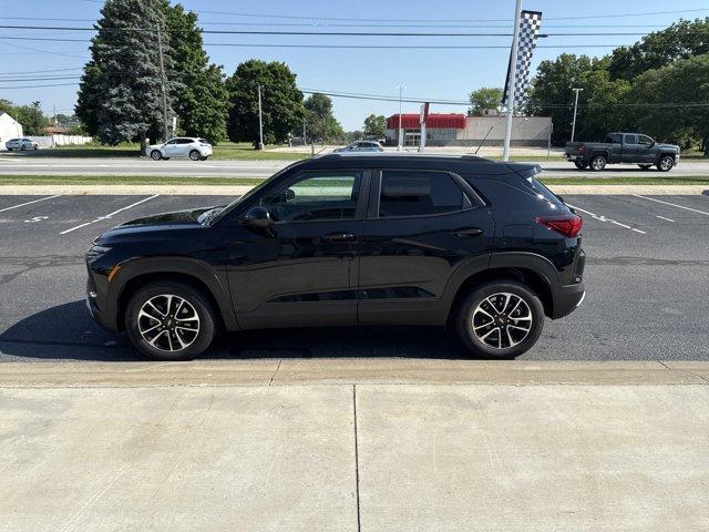 Photo of 2024 Mosaic Black Metallic Chevrolet Trailblazer