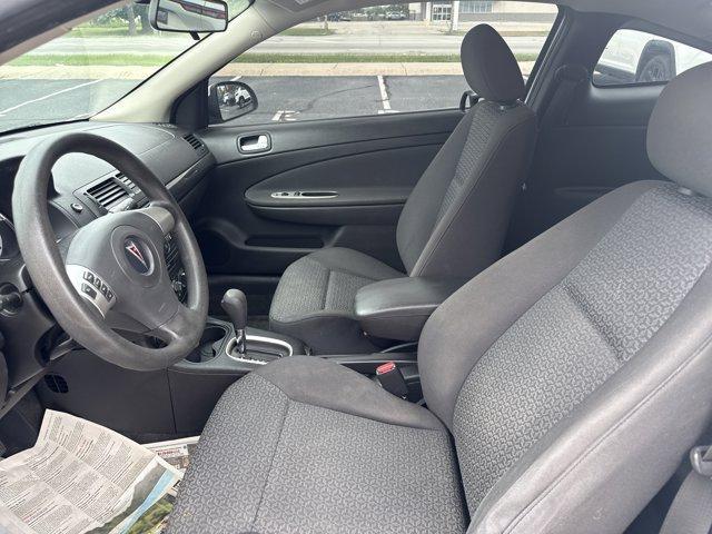 Photo of 2008 Summit White Pontiac G5