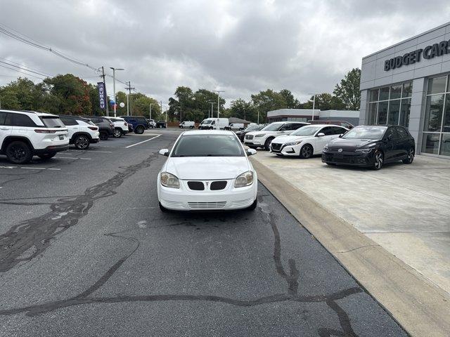 Photo of 2008 Summit White Pontiac G5