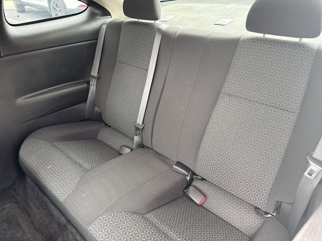 Photo of 2008 Summit White Pontiac G5