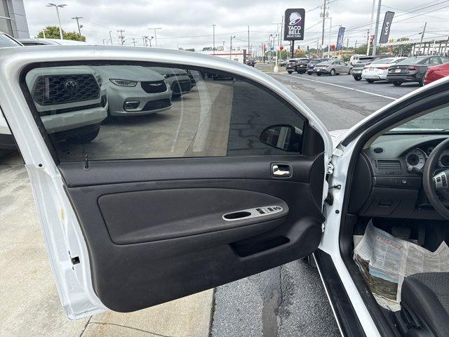 Photo of 2008 Summit White Pontiac G5