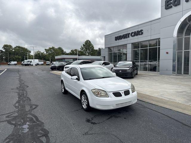 Photo of 2008 Summit White Pontiac G5