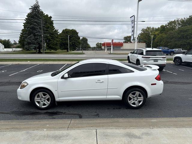 Photo of 2008 Summit White Pontiac G5