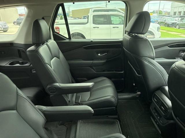Photo of 2023 Platinum White Pearl Honda Pilot