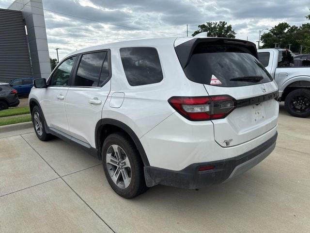 Photo of 2023 Platinum White Pearl Honda Pilot