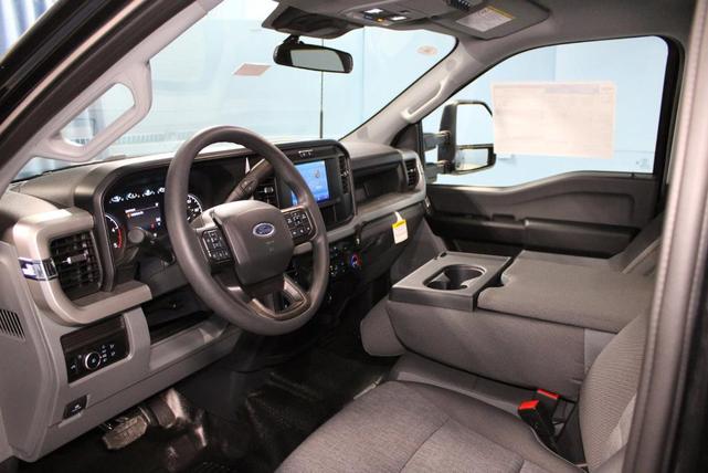 Photo of 2025 Agate Black Ford F-250