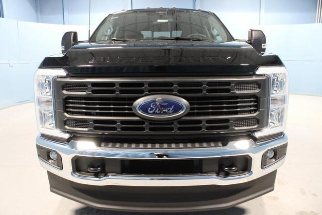 Photo of 2025 Agate Black Ford F-250
