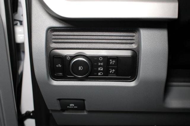 Photo of 2025 Oxford White Ford F-250