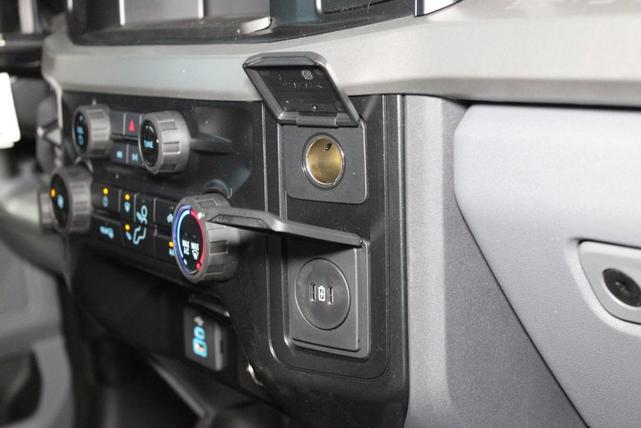 Photo of 2025 Oxford White Ford F-250