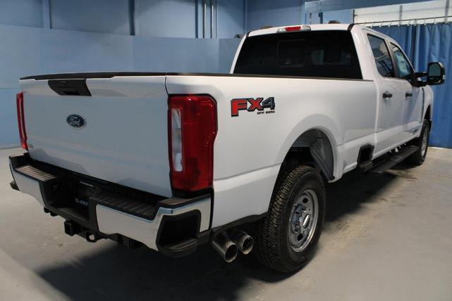 Photo of 2025 Oxford White Ford F-250
