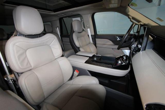 Photo of 2024 Pristine White Lincoln Navigator L