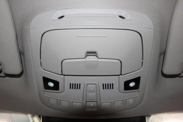 Photo of 2024 Pristine White Lincoln Navigator L