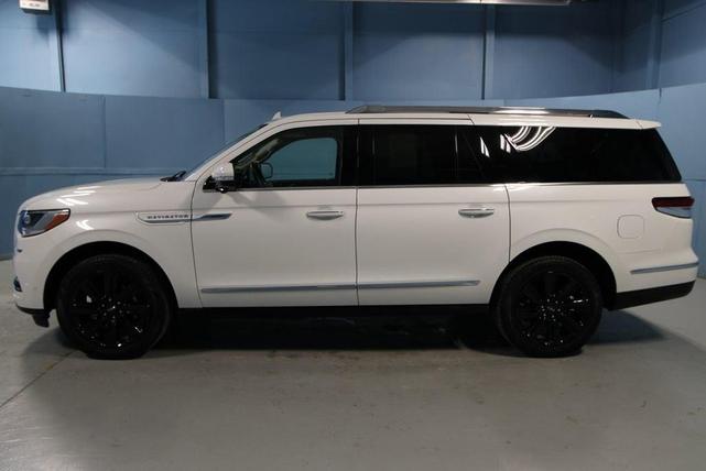 Photo of 2024 Pristine White Lincoln Navigator L
