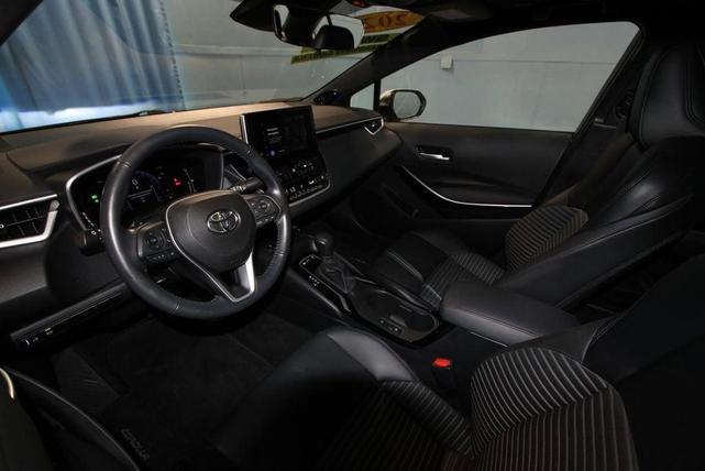 Photo of 2023 White Toyota Corolla