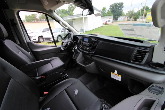 Photo of 2025 Oxford White Ford Transit-350