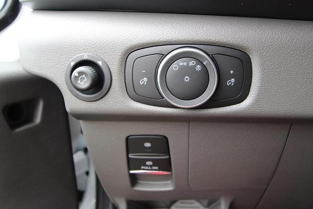 Photo of 2025 Oxford White Ford Transit-350
