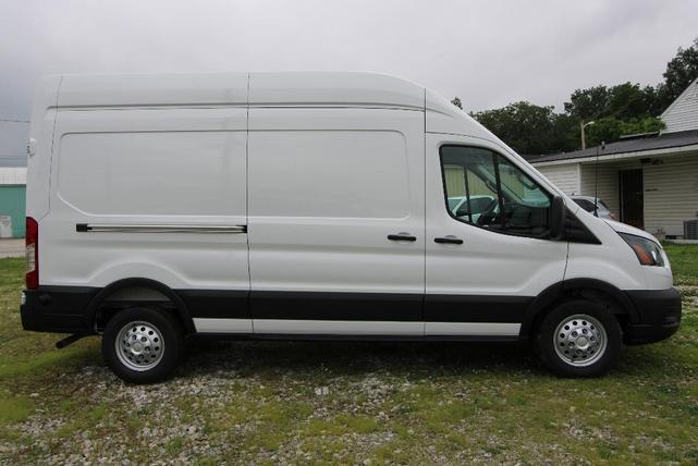 Photo of 2025 Oxford White Ford Transit-350