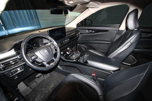 Photo of 2021 Black Lincoln Nautilus