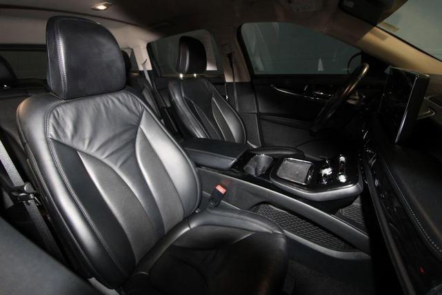 Photo of 2021 Black Lincoln Nautilus