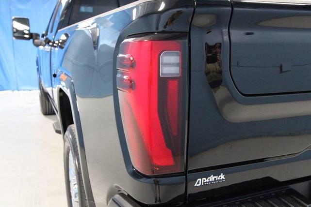 Photo of 2025 Onyx Black GMC Sierra 2500