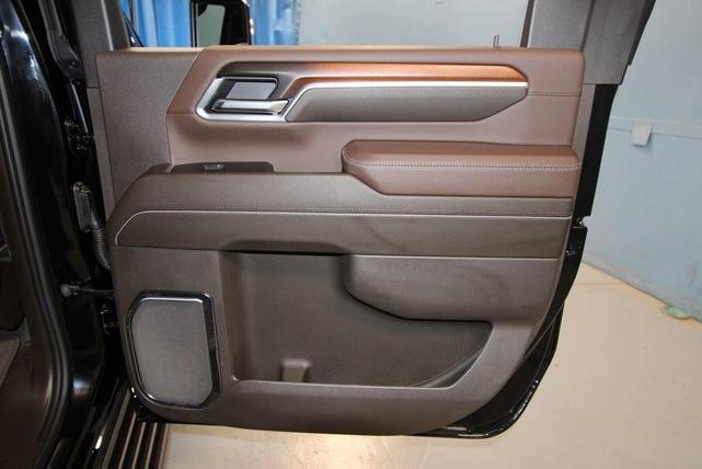 Photo of 2025 Onyx Black GMC Sierra 2500