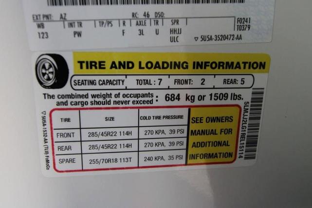 Photo of 2024 White Metallic Lincoln Navigator