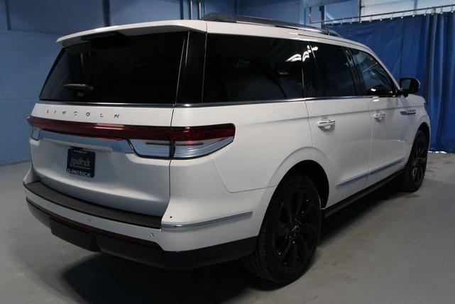 Photo of 2024 White Metallic Lincoln Navigator