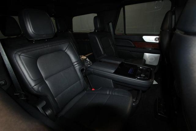 Photo of 2024 White Metallic Lincoln Navigator