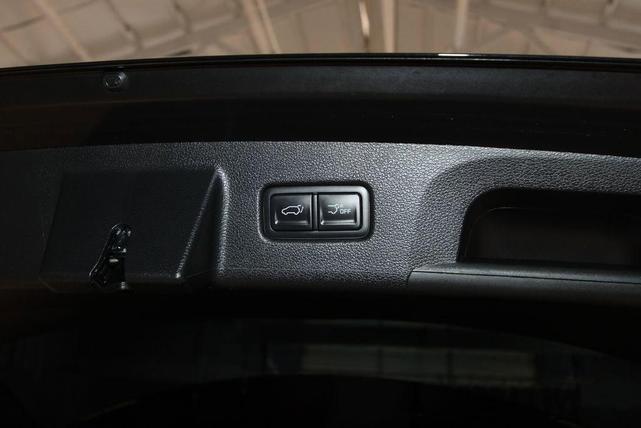 Photo of 2024 Ebony Black Kia Telluride