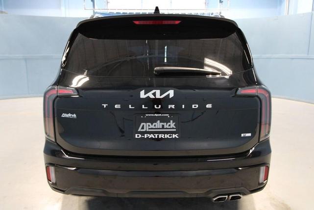 Photo of 2024 Ebony Black Kia Telluride