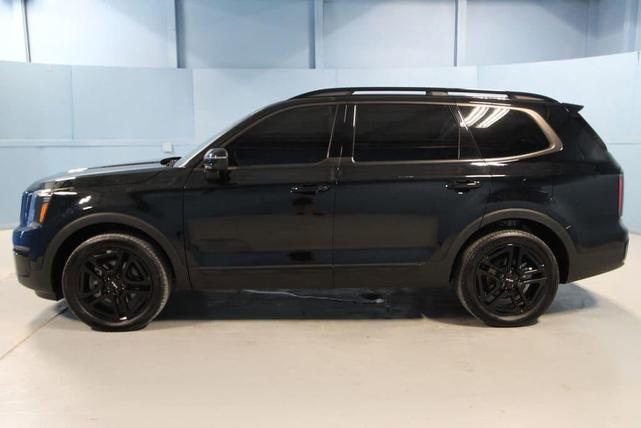 Photo of 2024 Ebony Black Kia Telluride