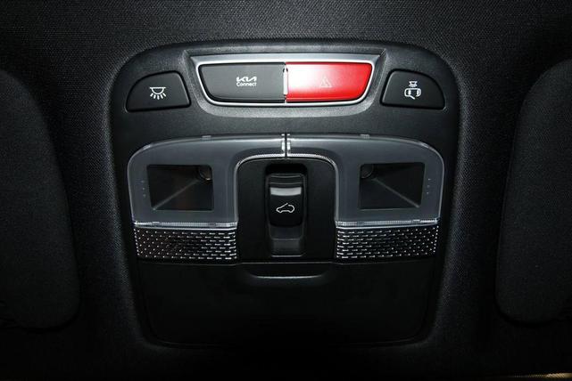 Photo of 2024 Ebony Black Kia Telluride