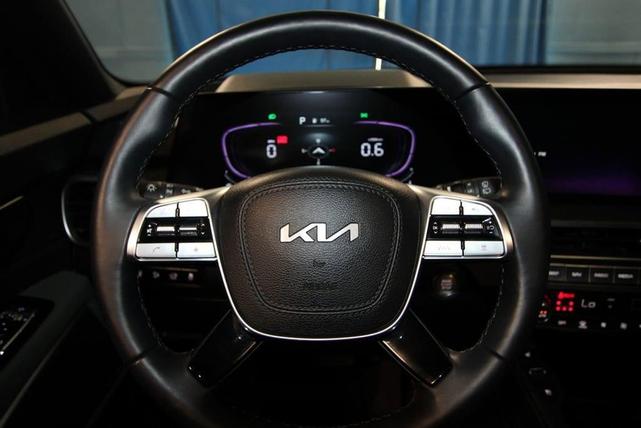 Photo of 2024 Ebony Black Kia Telluride