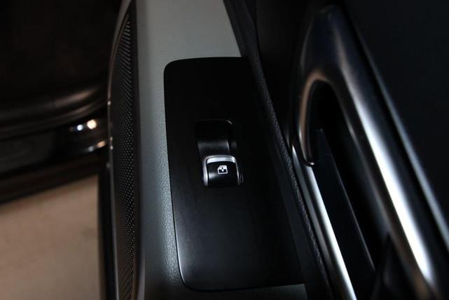 Photo of 2024 Ebony Black Kia Telluride