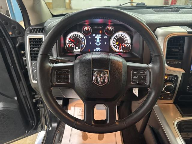 Photo of 2018 Brilliant Black Crystal Pearlcoat RAM 1500