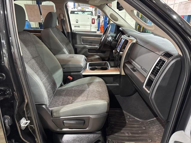 Photo of 2018 Brilliant Black Crystal Pearlcoat RAM 1500