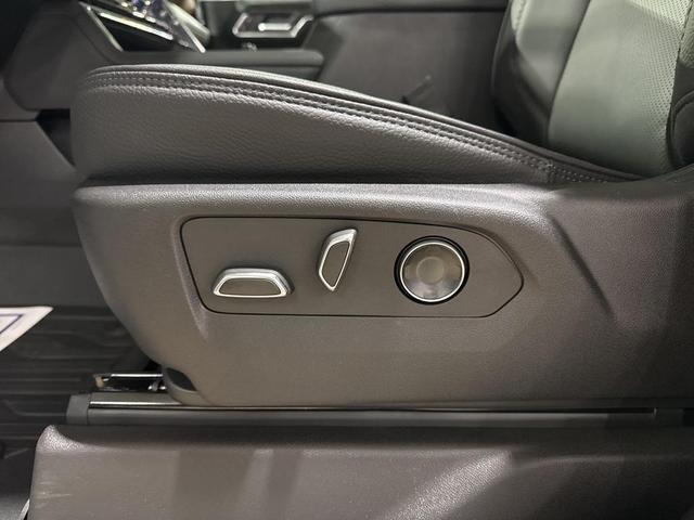 Photo of 2025 White Frost Tricoat GMC Sierra 3500