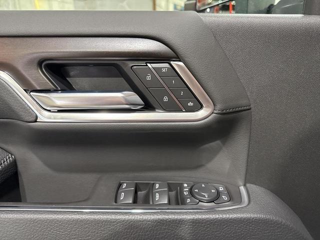 Photo of 2025 White Frost Tricoat GMC Sierra 3500