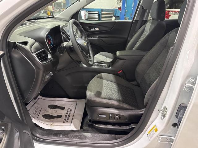 Photo of 2023 Summit White Chevrolet Equinox