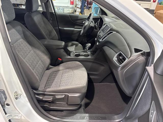 Photo of 2023 Summit White Chevrolet Equinox