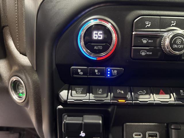Photo of 2023 White Frost Tricoat GMC Sierra 2500
