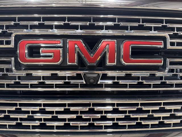 Photo of 2023 White Frost Tricoat GMC Sierra 2500