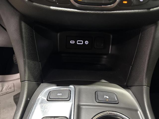 Photo of 2022 Mosaic Black Metallic Chevrolet Equinox
