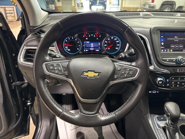 Photo of 2022 Mosaic Black Metallic Chevrolet Equinox